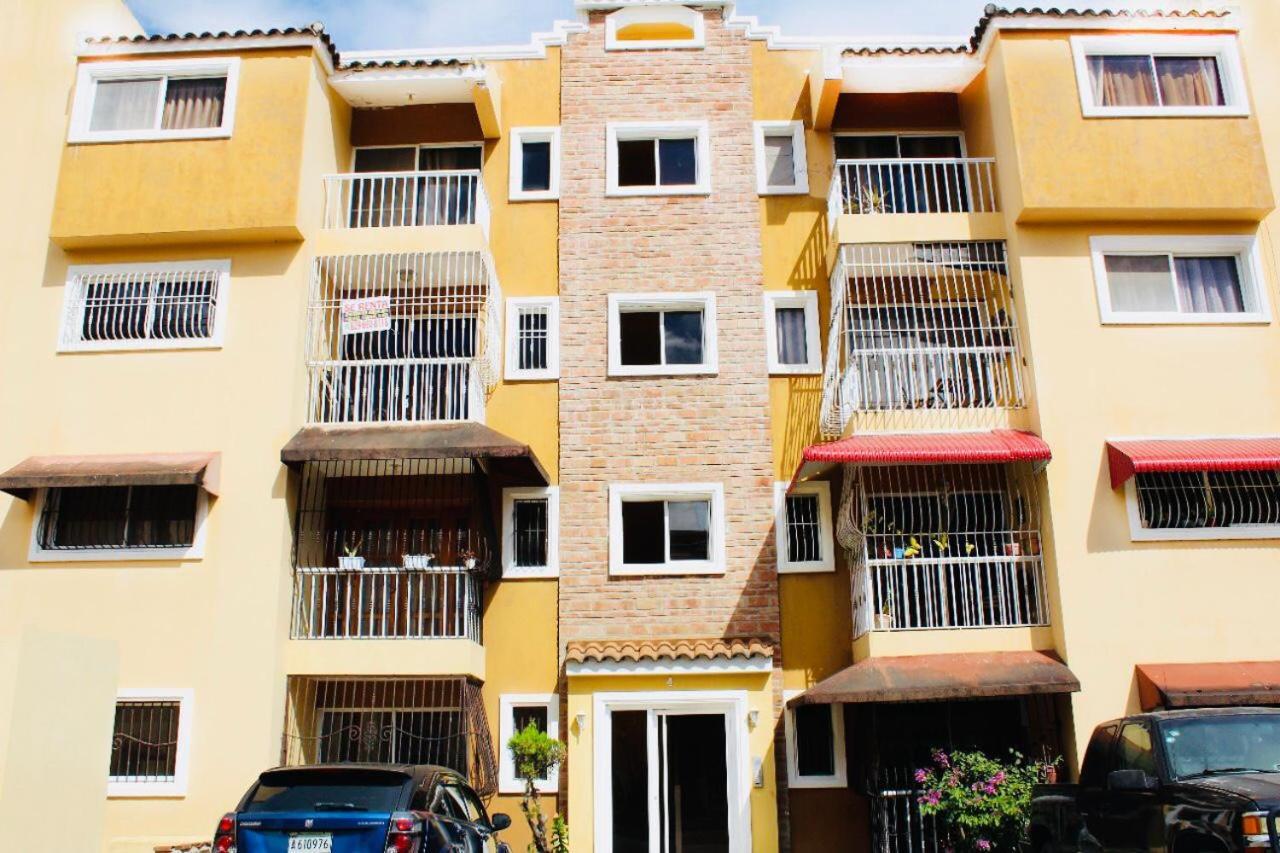 Apartamento Los Rieles Santiago De Los Caballeros Bagian luar foto